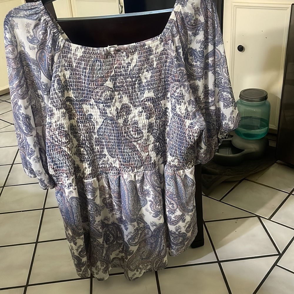 Lot of 3 Plus Sized Tops - Picture 2 of 4